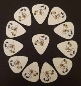 generic imprinted guitar picks snoopy and woodstock guitar picks (12 picks) - buy 3 for the price of 2 (mix or match) lp 0
