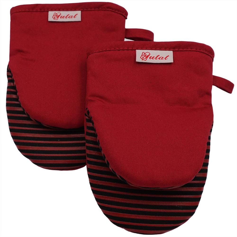 Mini Oven Mitts, Cook Mittens Yutat Silicone Oven Mitts with Quilted Liner Professionally Protect Your Hand During Baking Doing BBQ or Carry Hot Pot Red, 1 Pair