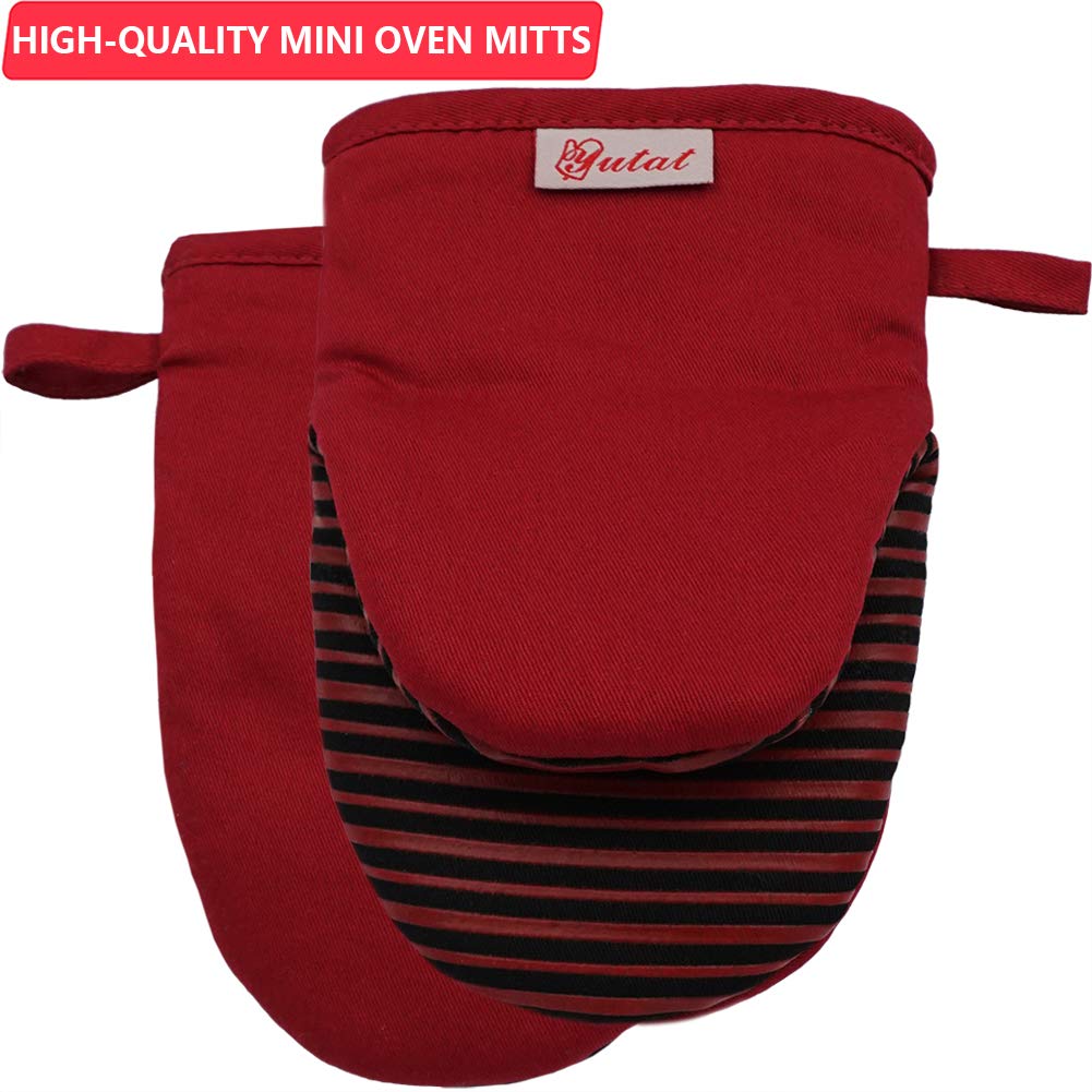 Mini Oven Mitts, Cook Mittens Yutat Silicone Oven Mitts with Quilted Liner Professionally Protect Your Hand During Baking Doing BBQ or Carry Hot Pot Red, 1 Pair