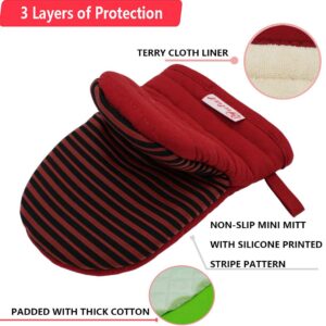 Mini Oven Mitts, Cook Mittens Yutat Silicone Oven Mitts with Quilted Liner Professionally Protect Your Hand During Baking Doing BBQ or Carry Hot Pot Red, 1 Pair