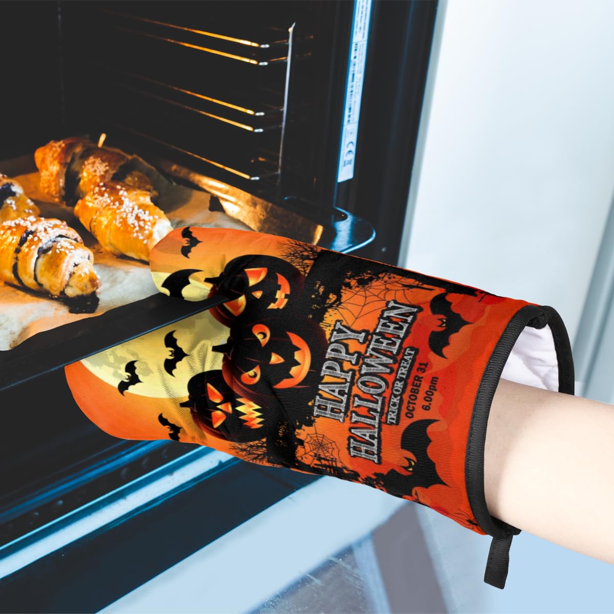 Halloween Bat Pumpkin Oven Mitts and Pot Holders Sets of 2 Heat Resistant Non-Slip Kitchen Gloves Hot Pads with Inner Cotton Layer for Cooking BBQ Baking Grilling
