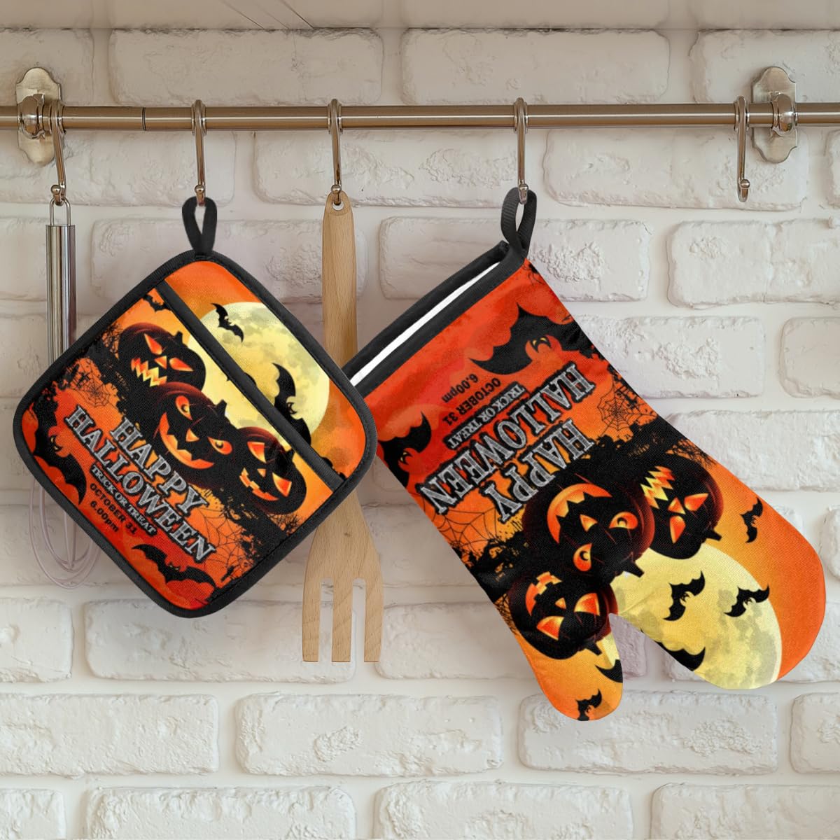 Halloween Bat Pumpkin Oven Mitts and Pot Holders Sets of 2 Heat Resistant Non-Slip Kitchen Gloves Hot Pads with Inner Cotton Layer for Cooking BBQ Baking Grilling