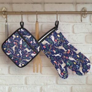 Christmas Deer Oven Mitts and Pot Holders Sets of 2 Heat Resistant Non-Slip Kitchen Gloves Hot Pads with Inner Cotton Layer for Cooking BBQ Baking Grilling