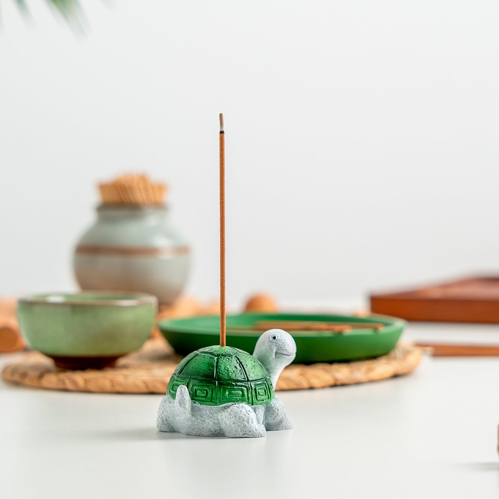 CHUNCHE Cute Turtle Incense Holder for Sticks, Incense Burner with 30 Incense Sticks, Handmade Ash Catcher for Home Decoration (Green)