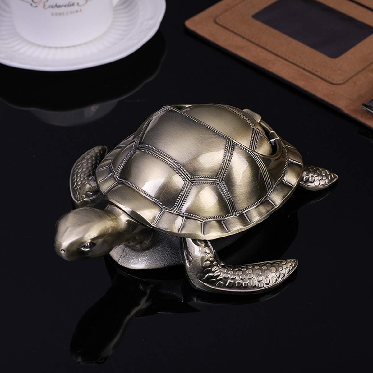 K COOL Turtle Ashtray with Lid Windproof Metal Ashtray Outdoor, Indoor Ashtray Ash Ashtray for Weed, Vintage Practical Decoration Ashtrays for Cigarettes Metal Gift for Men Women (Bronze)