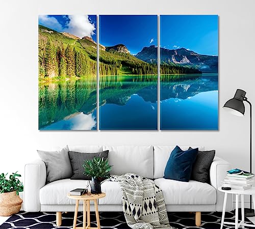 Emerald Lake Canada Canvas Print 1 Panel / 36x24 inches