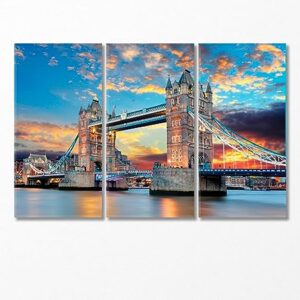 Tower Bridge in London UK Canvas Print 5 Panels / 36x24 inches