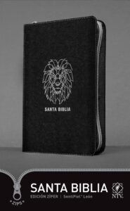 santa biblia ntv, edición zíper, león (sentipiel, negro) (spanish edition)