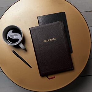 KJV Holy Bible, Giant Print Center-Column Reference Bible, Black Leather-look, 53,000 Cross References, Red Letter, Comfort Print: King James Version