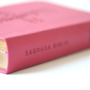 Biblia Católica en español. Símil piel fucsia, tamaño compacto / Catholic Bible. Spanish-Language, Leathersoft, Fucsia, Compact