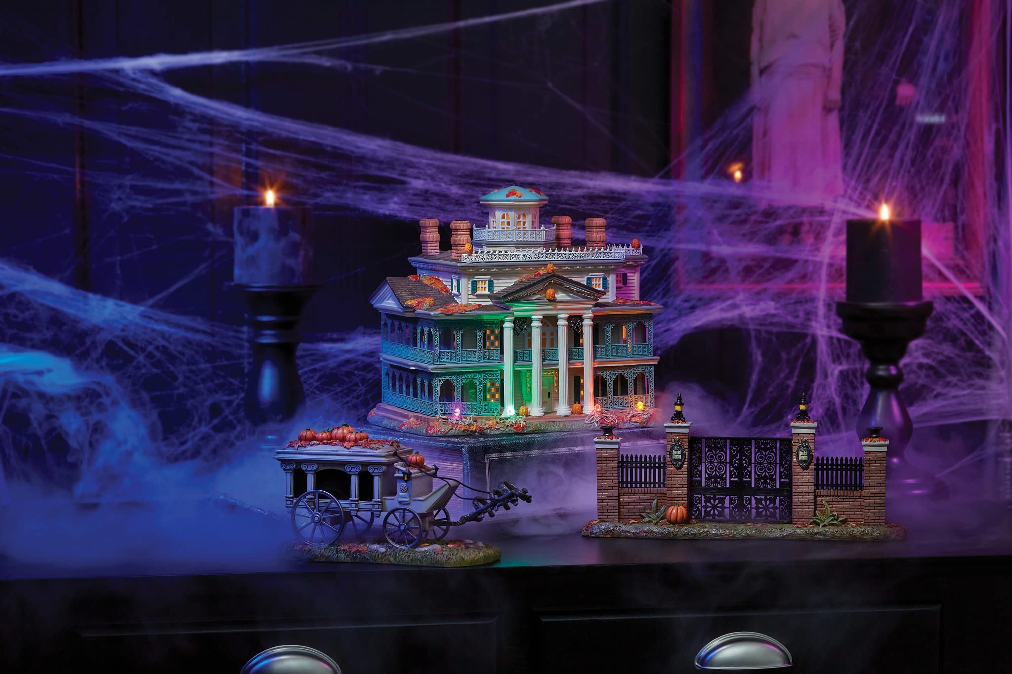 Department 56 Snow Village Halloween Accessories Disneyland The Haunted Mansion Gate Figurine, 4.75 Inch, Multicolor