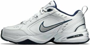 nike men's air monarch iv walking shoes, white/metallic silver/navy, size 8