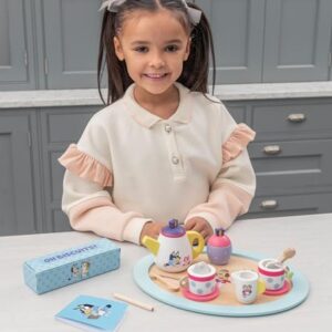 Bluey – Tea Party Set – Wooden 18-Piece Pretend Play Set with Tray, Teapot, Tea Cups, Biscuits, and Notepad for Children 3 Years and up – Imaginative Fun and Role-Playing, FSC Certified