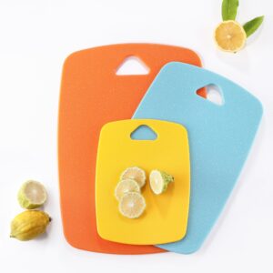 cutting boards for kitchen, kaloo plastic cutting boards set of 3, large medium small cutting boards for kitchen, easy grip handle, bpa free, dishwasher safe (3 size, multi colors)