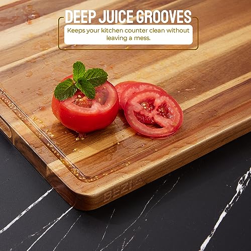 Wood Cutting Boards for Kitchen, Large cutting board 17 x 13 Inch, BEZIA Acacia Wooden Carving Board for Meat, Turkey, Vegetables, BBQ, Cheese - Chopping Butcher Block with Handles, Juice Groove