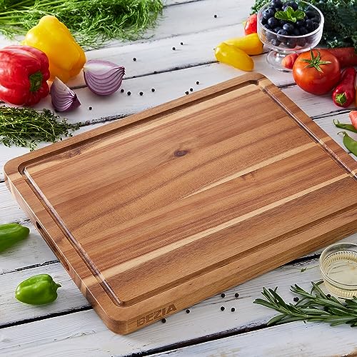 Wood Cutting Boards for Kitchen, Large cutting board 17 x 13 Inch, BEZIA Acacia Wooden Carving Board for Meat, Turkey, Vegetables, BBQ, Cheese - Chopping Butcher Block with Handles, Juice Groove