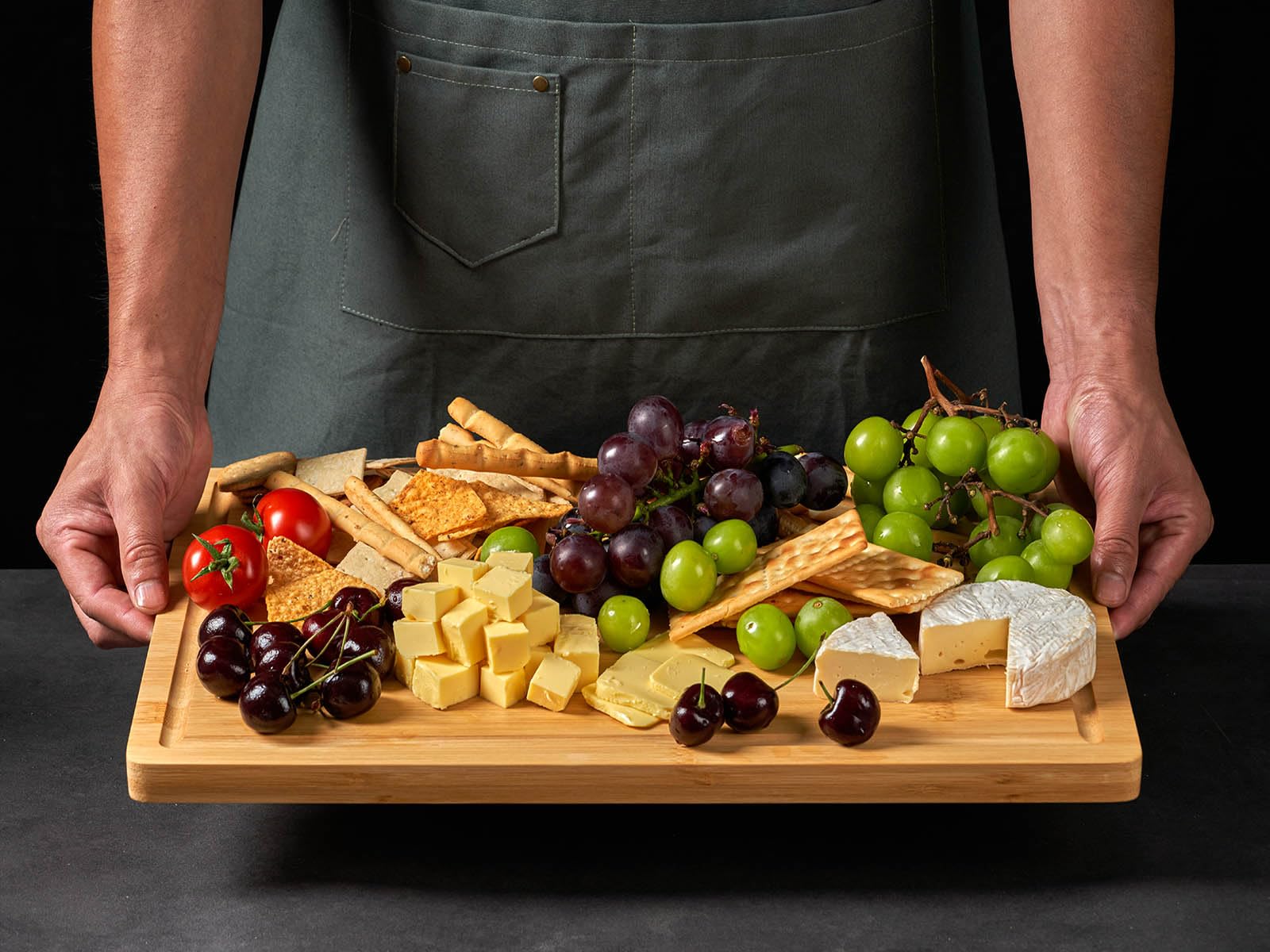 Bamboo Cutting Board for Kitchen, 18" Large Wood Charcuterie Cheese Board, Wooden Chopping Block with Side Handles and Juice Grooves