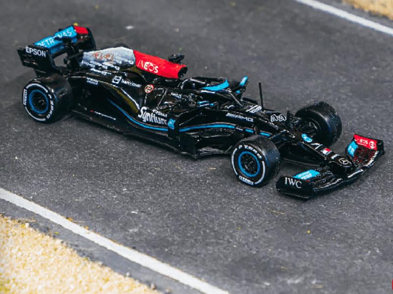 Tarmac Works AMG F1 W12 E Performance #44 Lewis Hamilton Winner Formula One F1 Sao Paolo GP (2021) with Number Board Global64 Series 1/64 Diecast Model Car T64G-F037-LH2
