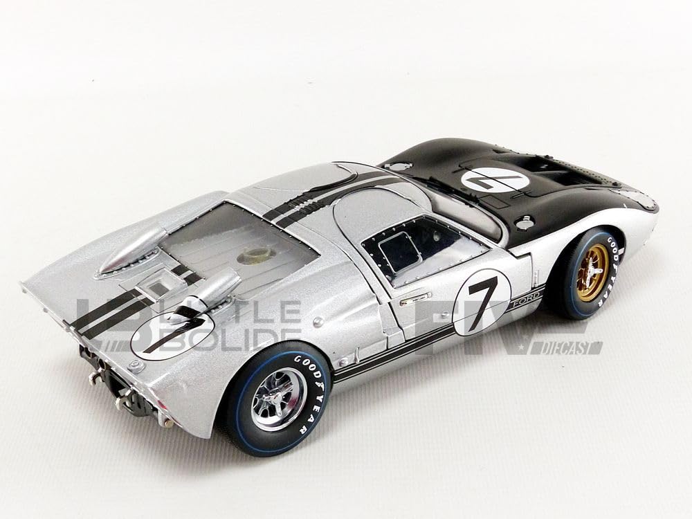 Shelby Collectibles SC404S 1966 Ford GT-40 MK 2 Silver No.7 1-18 Diecast Car Model