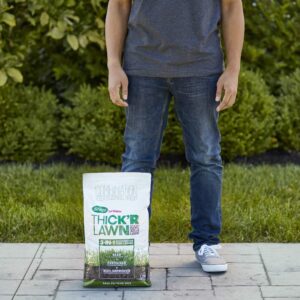 Scotts Turf Builder THICK'R LAWN Grass Seed, Fertilizer, and Soil Improver for Tall Fescue, 1,200 sq. ft., 12 lbs.