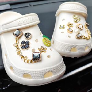 Bling Shoe Charms for Women and Girl Luxury Shoe Accessories with Rhinestone and Imitated Pearl Designer Jewelry Shoe Charms DIY Shoe Decoration