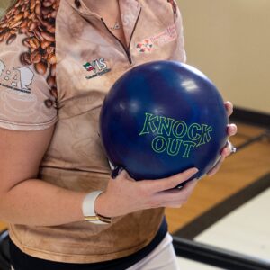 Brunswick Knock Out Bruiser Bowling Ball (15)