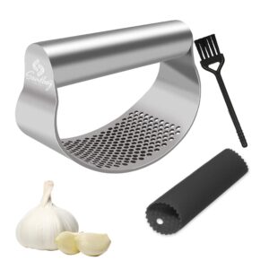 Garlic Press Stainless Steel with Garlic Peeler, Extract More Garlic Paste Per Tooth. Garlic Mincer Tool with Peeler, Equeeze, Estract, Crusher and Press the Garlic Easy and Fast. (Metal, Silver)