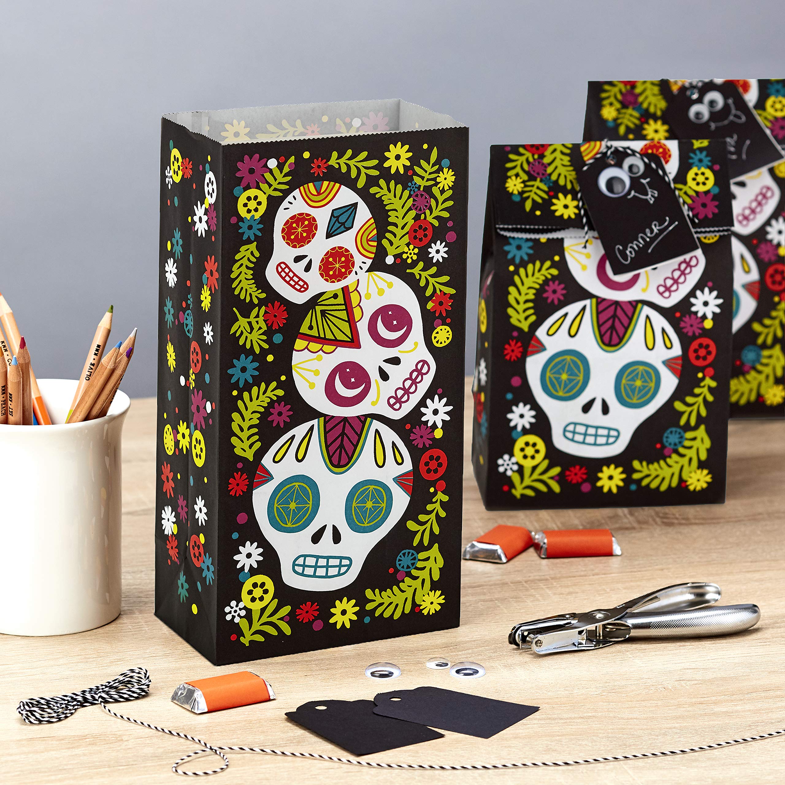 Hallmark Day of the Dead Party Favor and Wrapped Treat Bags (15 Ct.) for Halloween, Día de los Muertos, Class Parties, Care Packages and More