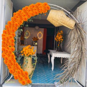 Gusaloo Marigold Flower Heads 50Pcs, Mexican Marigold Artificial Flowers for Day of The Dead Diwali Home DIY Garland Craft Wedding Mexican Party Decoration Halloween Dia De Los Muertos Decor(Orange)