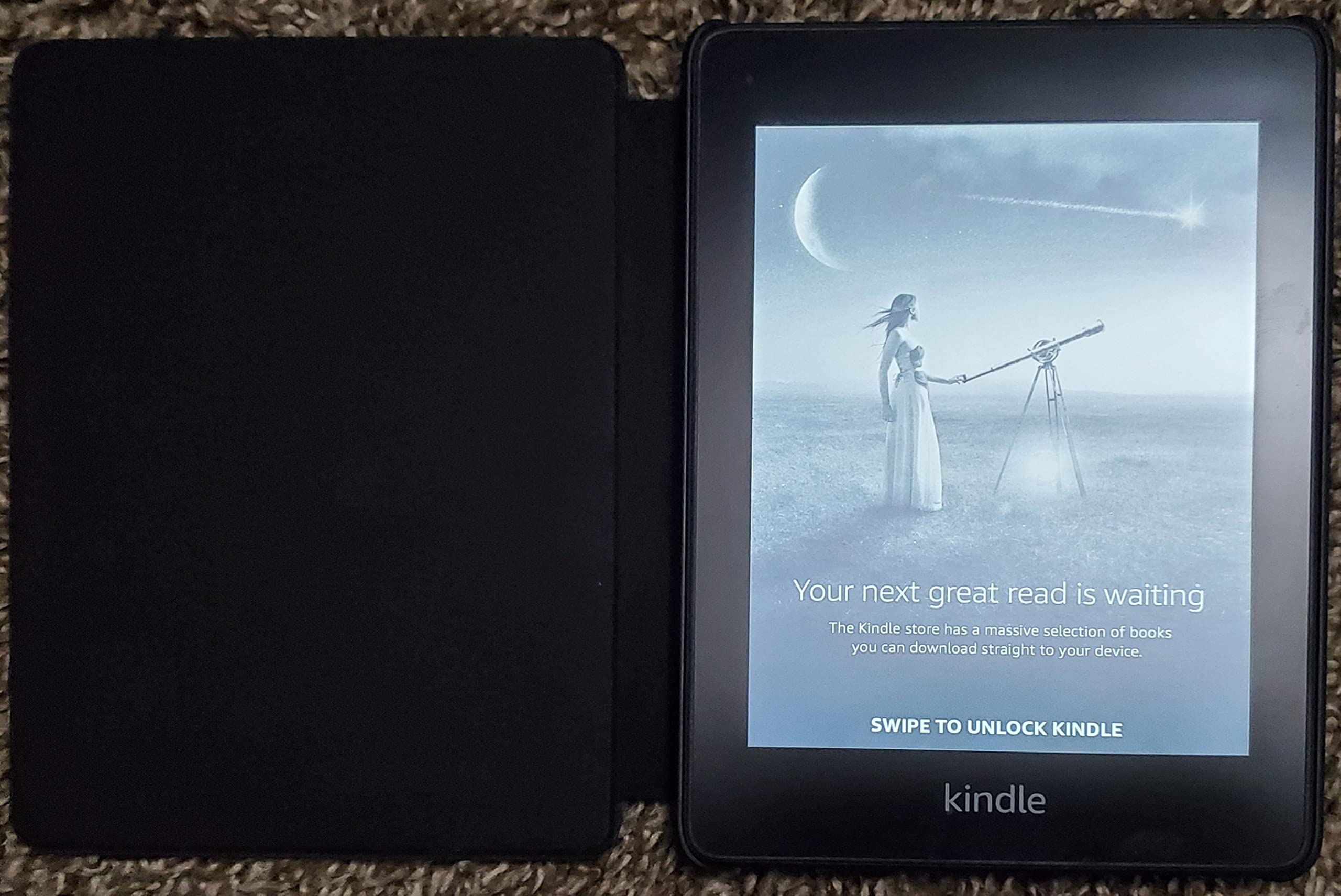 Kindle Paperwhite (8 GB) Ad Supported w/Casing