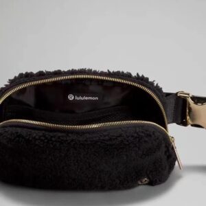 Lululemon Athletica Everywhere Fleece Belt Bag (Black)