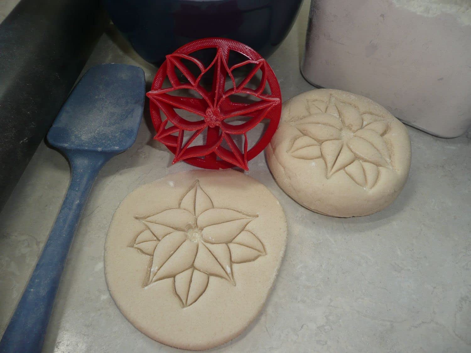 MINI SIZE POINSETTIA DESIGN CONCHA COOKIE CUTTER MEXICAN SWEET BREAD STAMP MADE IN USA PR4894