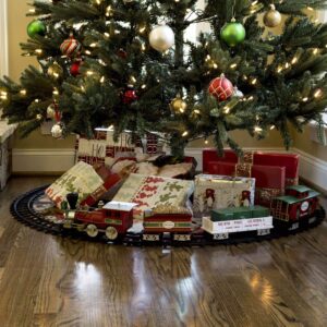 Lionel North Pole Central Ready-to-Play Freight Set, Battery-powered Model Train Set with Remote