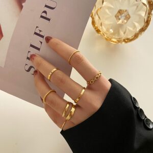 FAXHION Gold Knuckle Rings Set for Women Snake Chain Stacking Ring Vintage BOHO Midi Rings SIze Mixed