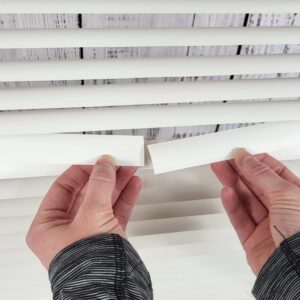 BlindDIY™ Clear Mini Blind Slat Repair Kit-Clear Blind Repair Tabs with String Holes- Clear Blind Fixers-Horizontal Blinds Replacement Slats