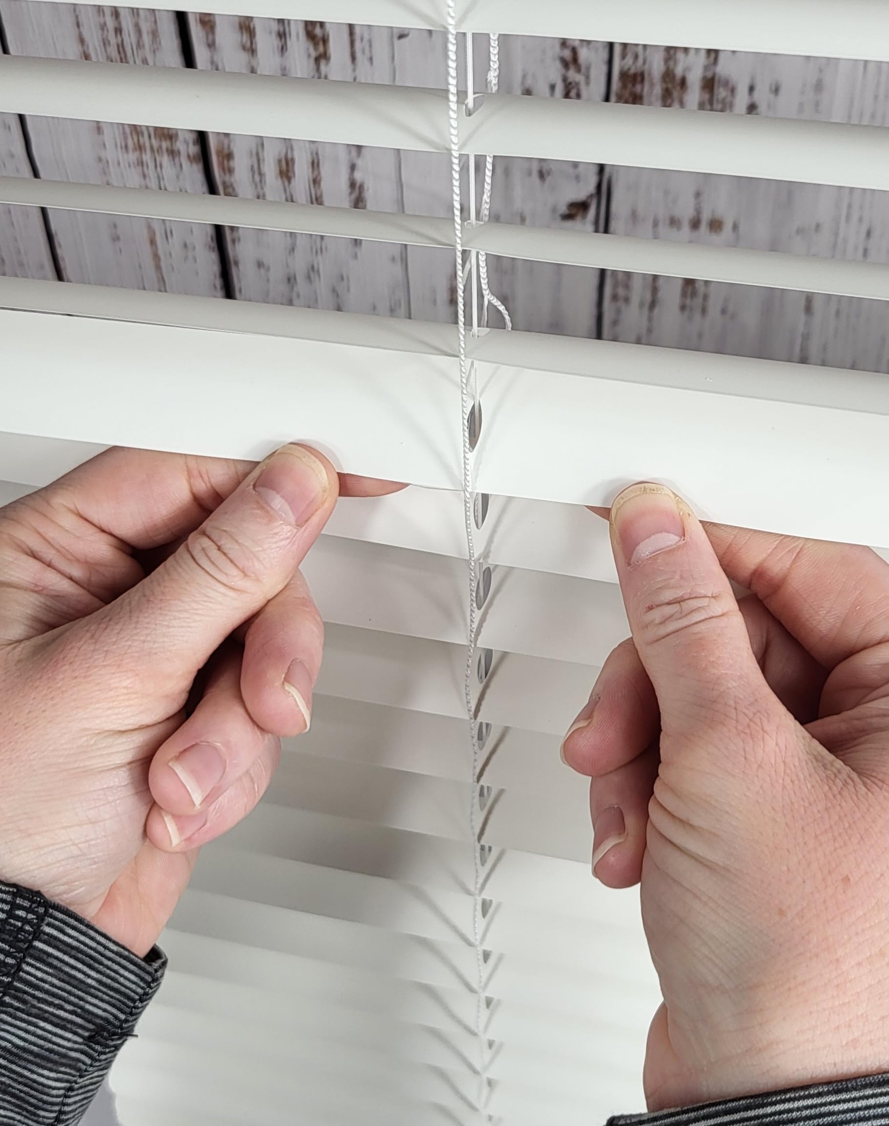 BlindDIY™ Clear Mini Blind Slat Repair Kit-Clear Blind Repair Tabs with String Holes- Clear Blind Fixers-Horizontal Blinds Replacement Slats