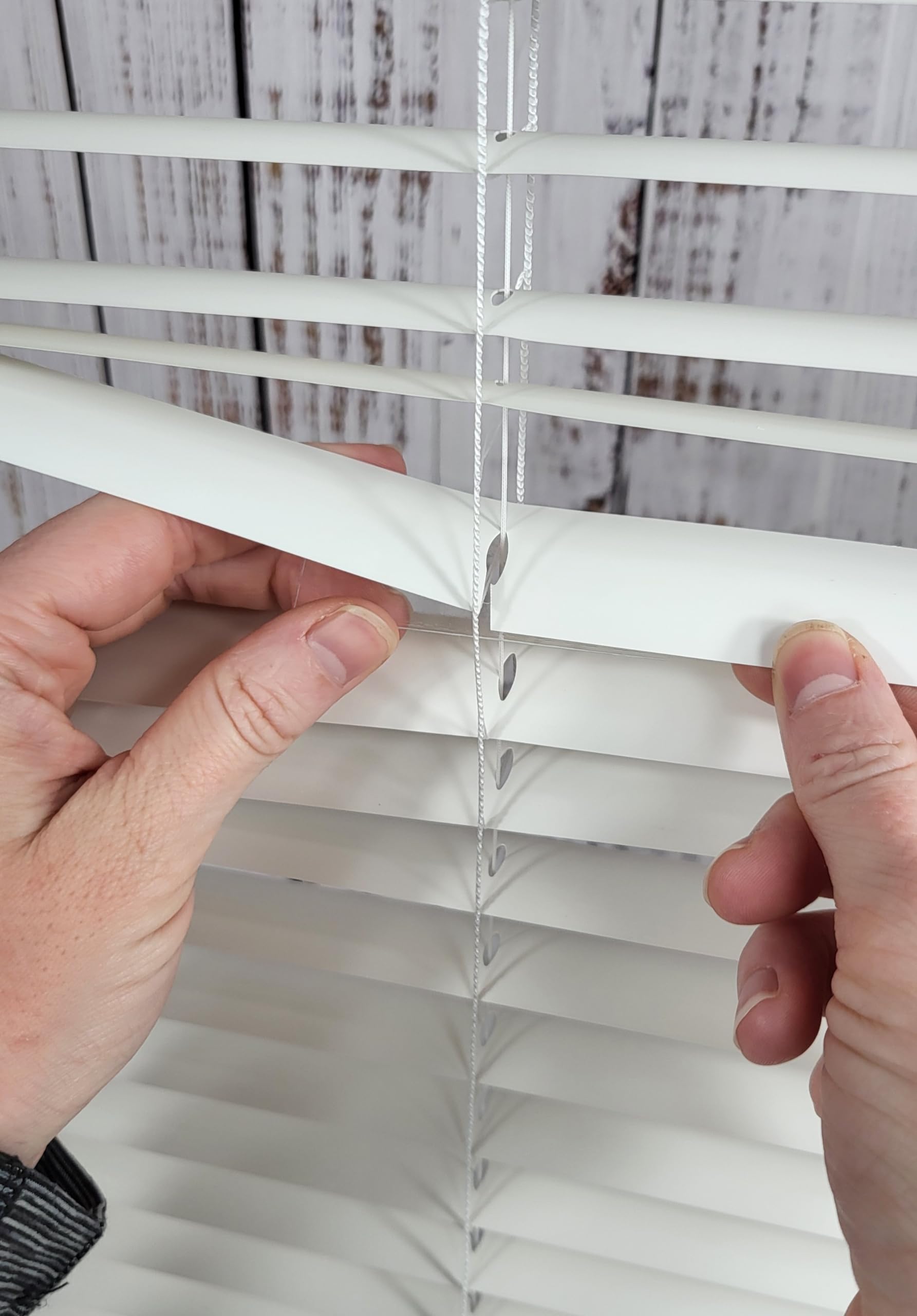 BlindDIY™ Clear Mini Blind Slat Repair Kit-Clear Blind Repair Tabs with String Holes- Clear Blind Fixers-Horizontal Blinds Replacement Slats