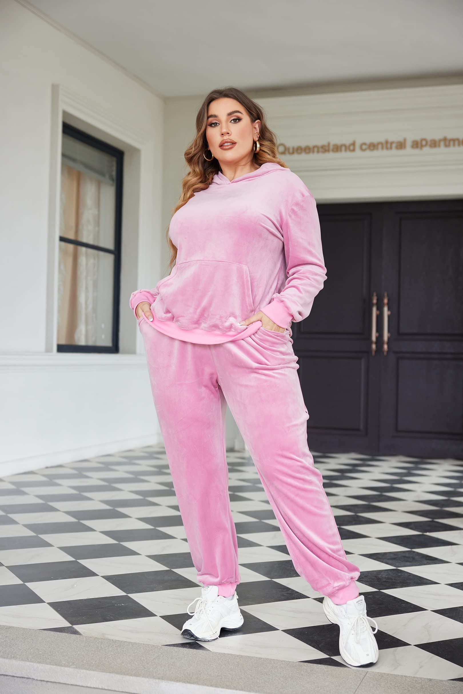 IN'VOLAND Plus Size Sweatsuits Set Long Sleeve Tracksuit Pullover Hoodie and Sweatpants Velvet Jogging Set with Pockets 3X