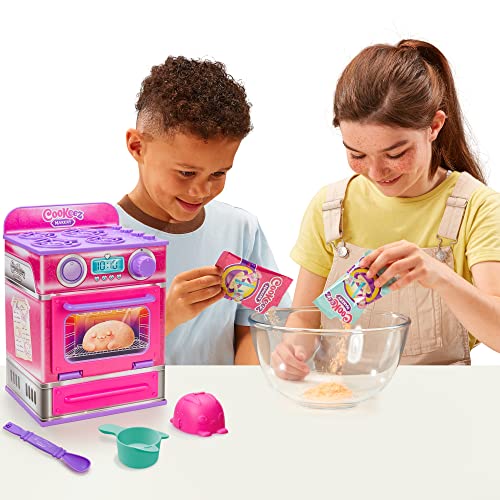 COOKEEZ MAKERY Cinnamon Treatz Oven. Mix & Make a Plush Best Friend! Place Your Dough in The Oven and Be Amazed When A Warm, Scented, Interactive, Friend Comes Out! Which Will You Make?