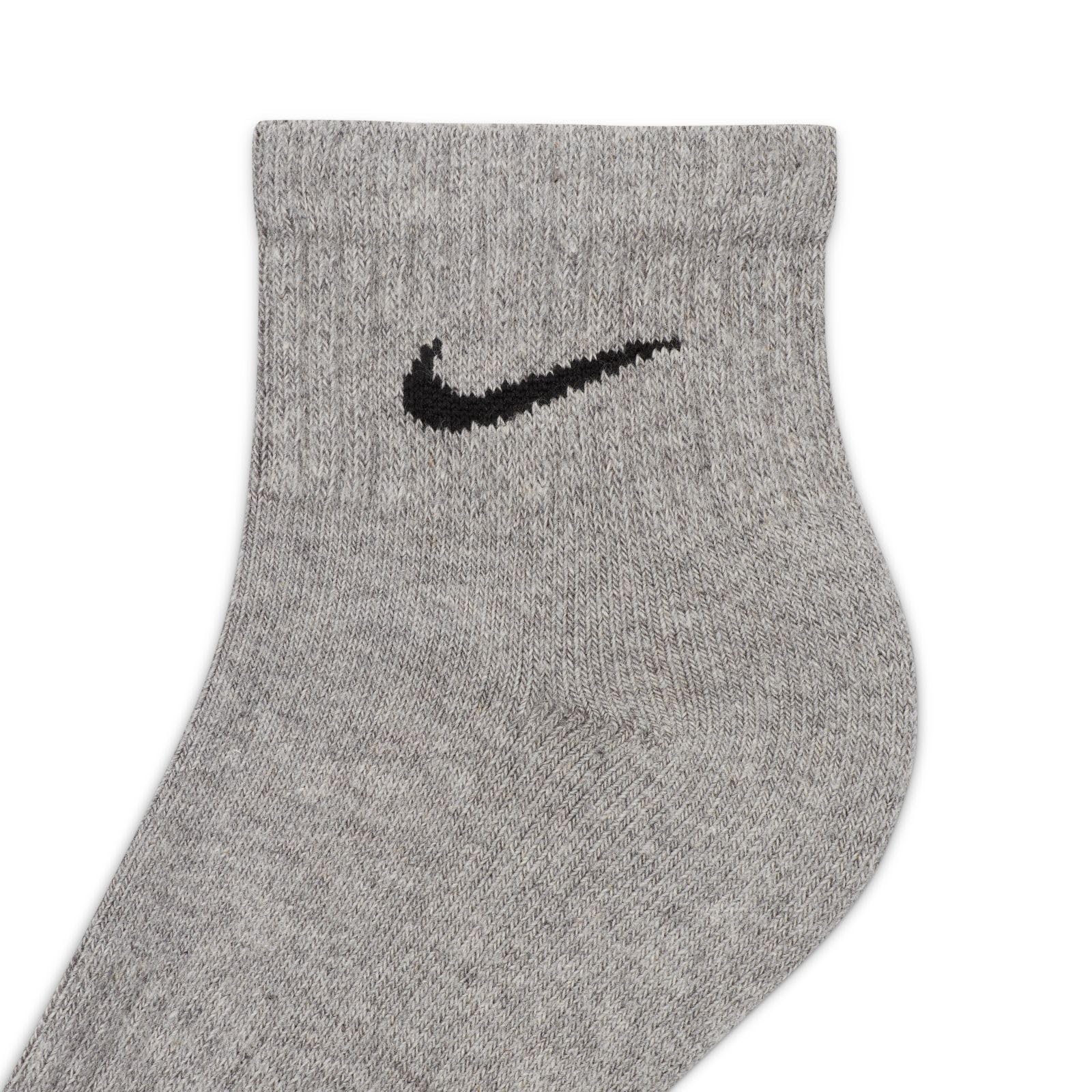 Nike Everyday Cushion Ankle Training Socks (6 Pair), Men's & Women's Ankle Socks with Sweat-Wicking Technology, Carbon Heather/Black, Large