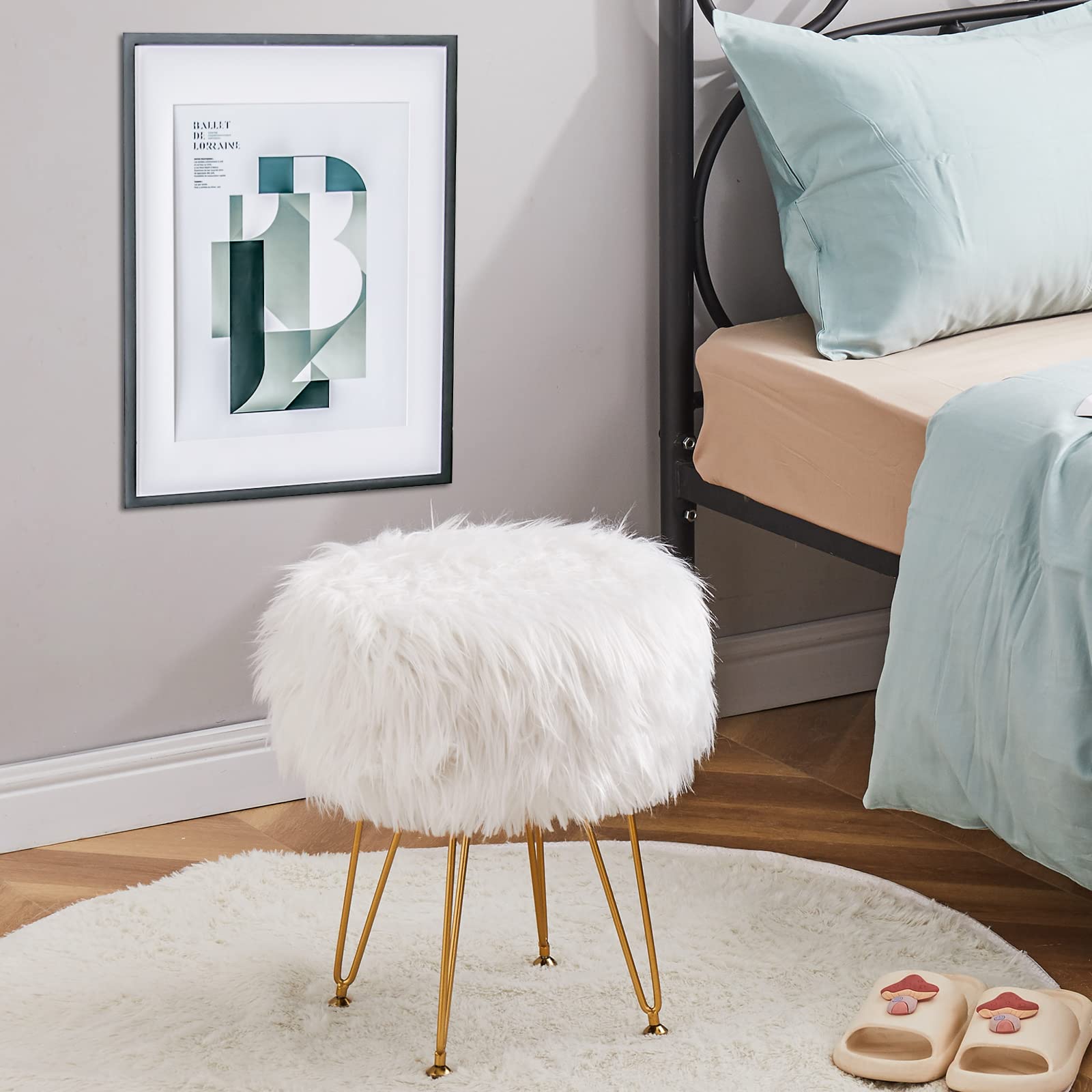 Mxfurhawa Faux Fur Storage Ottoman Round Furry Vanity Stool Marble Grain Tray Coffee Table Compact Footrest Stool with 4 Metal Legs Soft Makeup Seat Foot Stools for Living Room Bedroom Entryway White