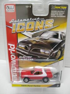 auto world sc402-3 automotive icons 1976 torino ho scale electric slot car