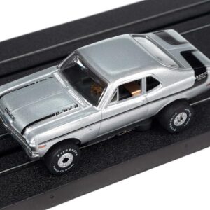 Auto World Thunderjet Yenko 1970 Chevrolet Nova (Silver) HO Slot Car