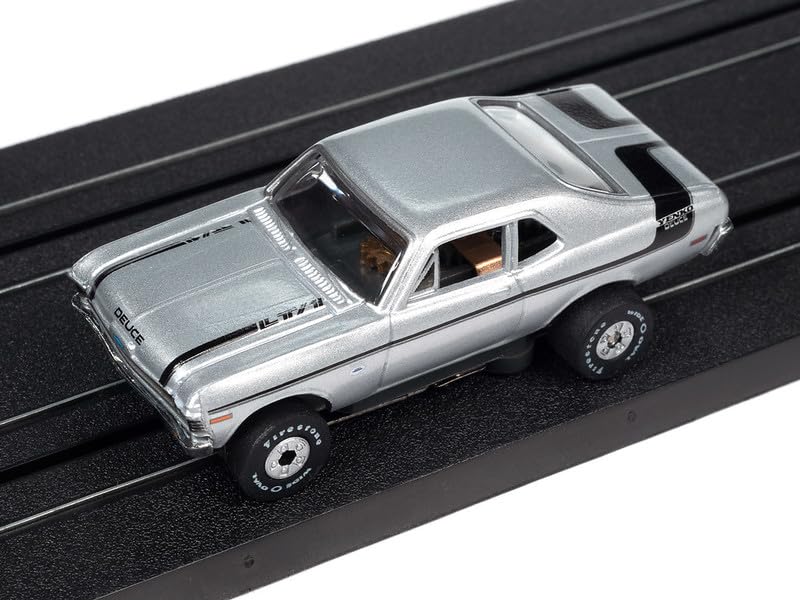 Auto World Thunderjet Yenko 1970 Chevrolet Nova (Silver) HO Slot Car