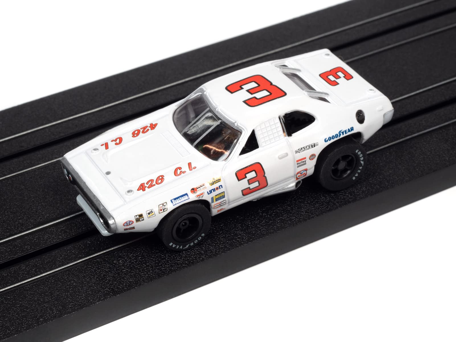 Auto World 36' Victory 400 4 Lane Slot Race Set HO Scale