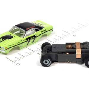 Auto World SC357-1 Thunderjet Sam Posey 1970 Dodge Challenger HO Scale Slot Car