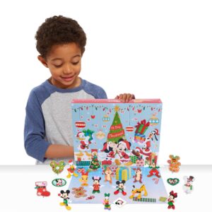 Disney Classic Advent Calendar 2023, 32 pieces, figures, decorations, and stickers, Officially Licensed Kids Toys for Ages 3 Up by Just Play