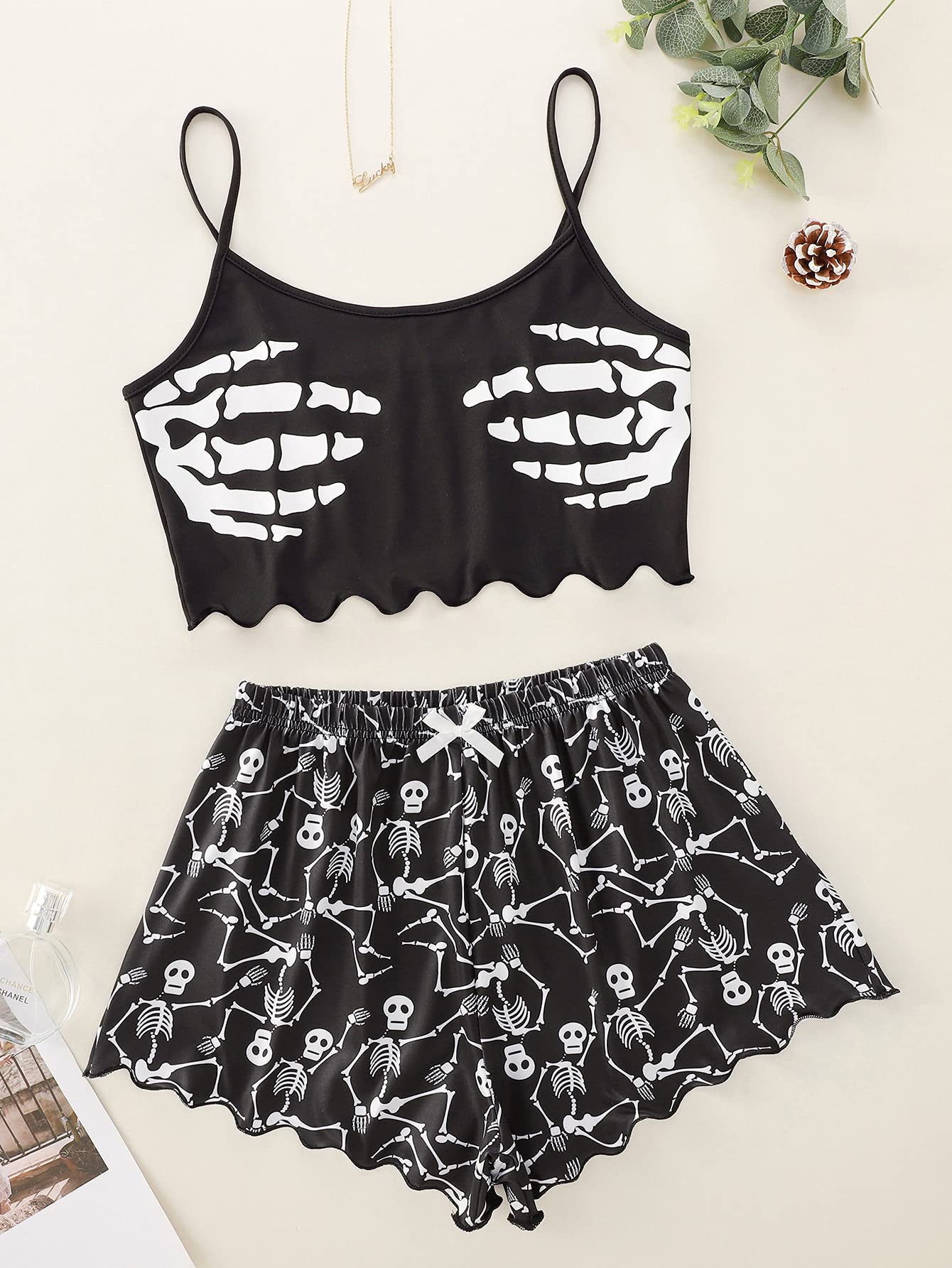 WDIRARA Women's Sleepwear Skull Print Strap Pajama Set Cami and Shorts Black Bow L