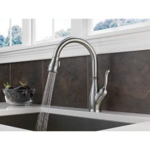 Delta Faucet Leland Touch Kitchen Faucet, Oil Rubbed Bronze Kitchen Faucets with Pull Down Sprayer, Kitchen Sink Faucet, Faucet for Kitchen Sink, Touch2O Technology, Venetian Bronze 9178T-RB-DST