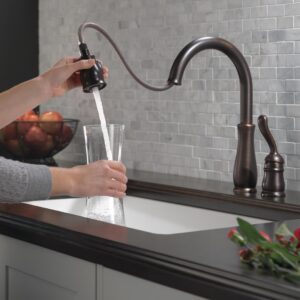 DELTA FAUCET Leland Oil Rubbed Bronze Kitchen Faucet, 1 Hole, Gooseneck, Pull Down Sprayer, Magnetic Docking, Touch-Clean Spray Holes, Venetian Bronze 978-RB-DST